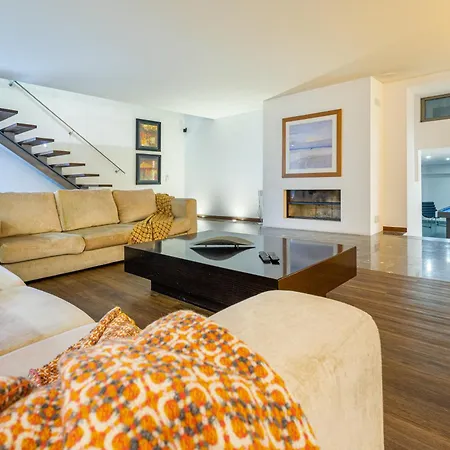 Vila Luxury House By On *