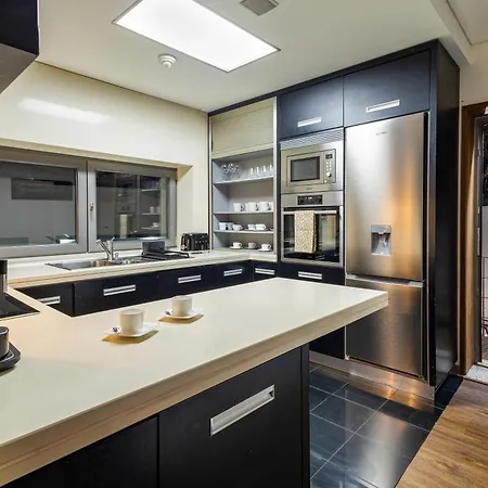 Luxury House By On Villa Porto
