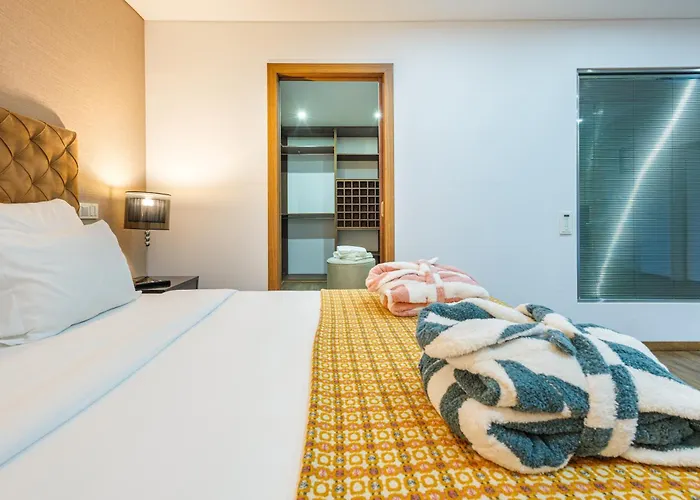 Luxury House By On Porto