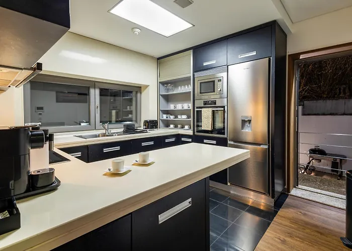 Luxury House By On Villa Oporto